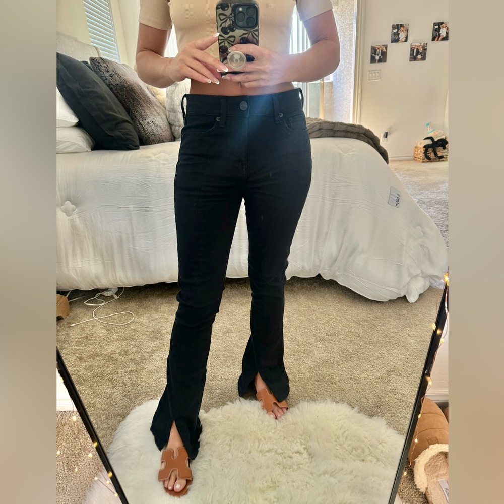 AMERICAN EAGLE HIGH WAISTED JEAN